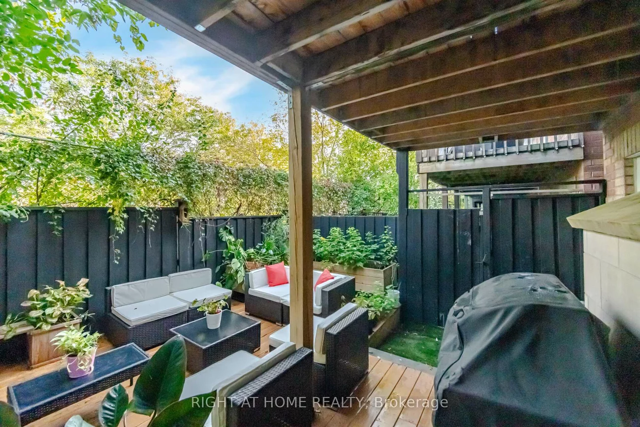 8032, Kipling, West Woodbridge, Vaughan