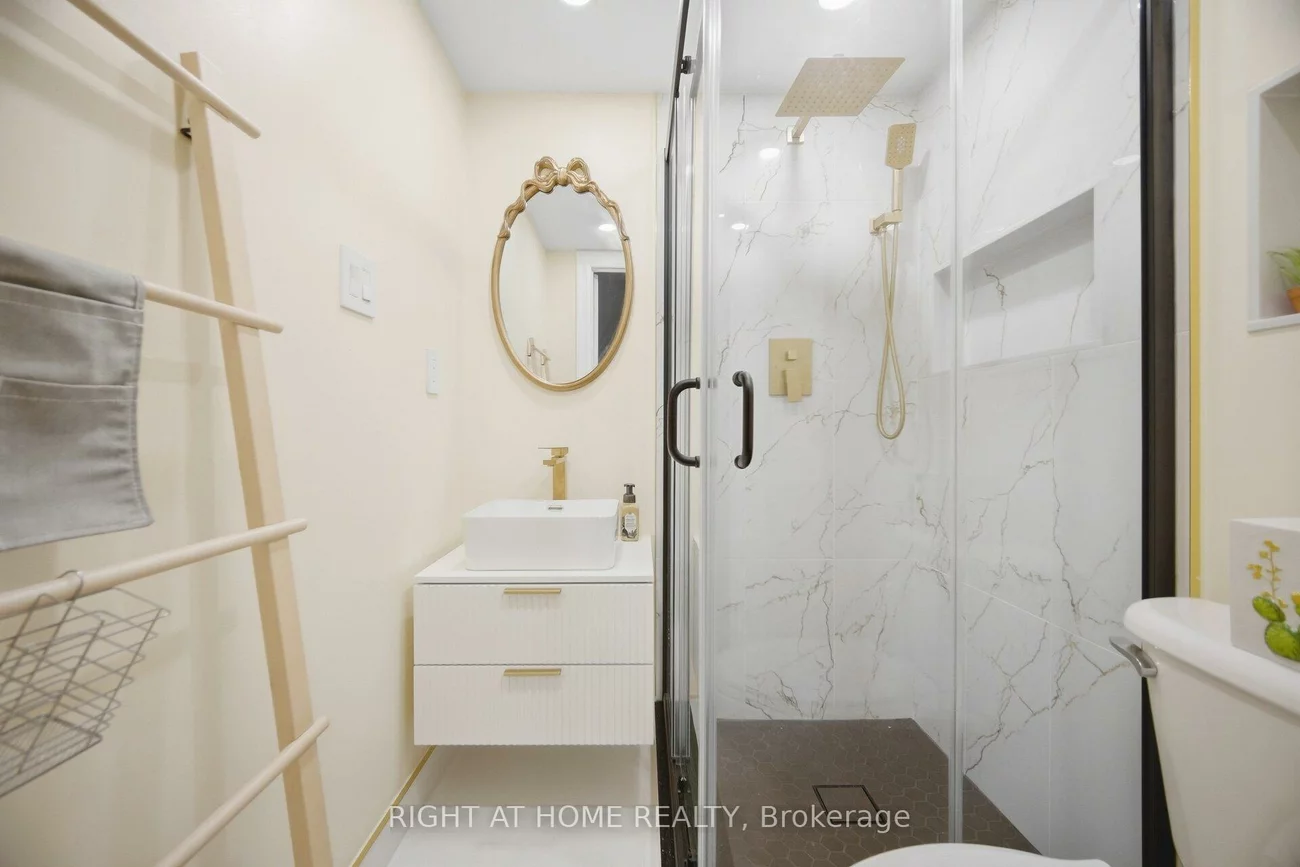 8032, Kipling, West Woodbridge, Vaughan