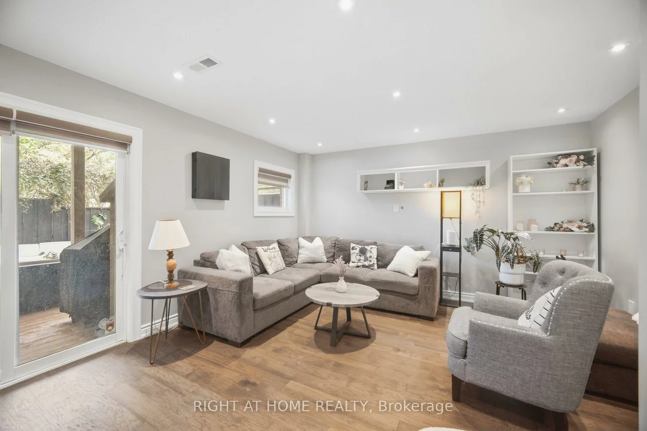 8032, Kipling, West Woodbridge, Vaughan