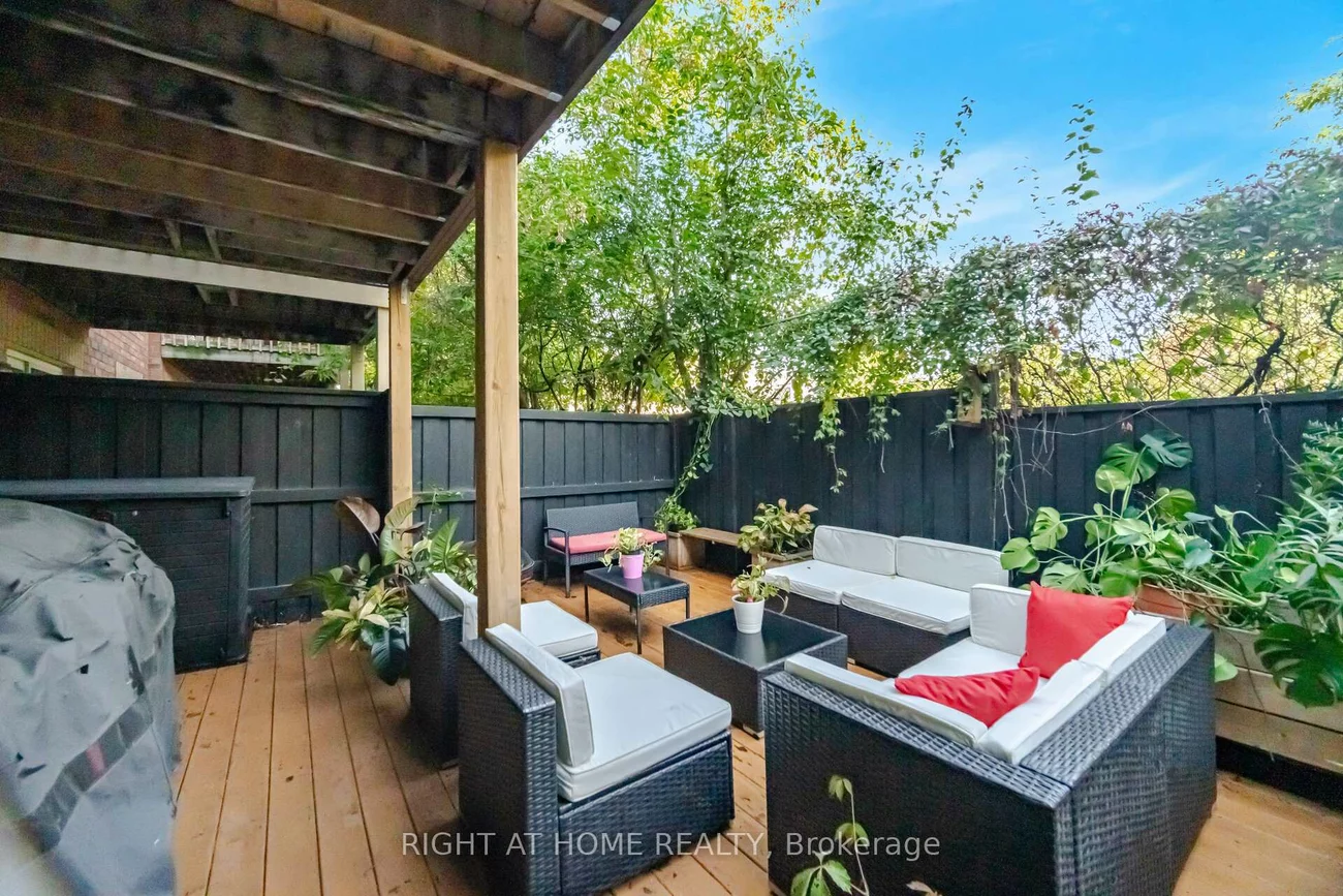 8032, Kipling, West Woodbridge, Vaughan