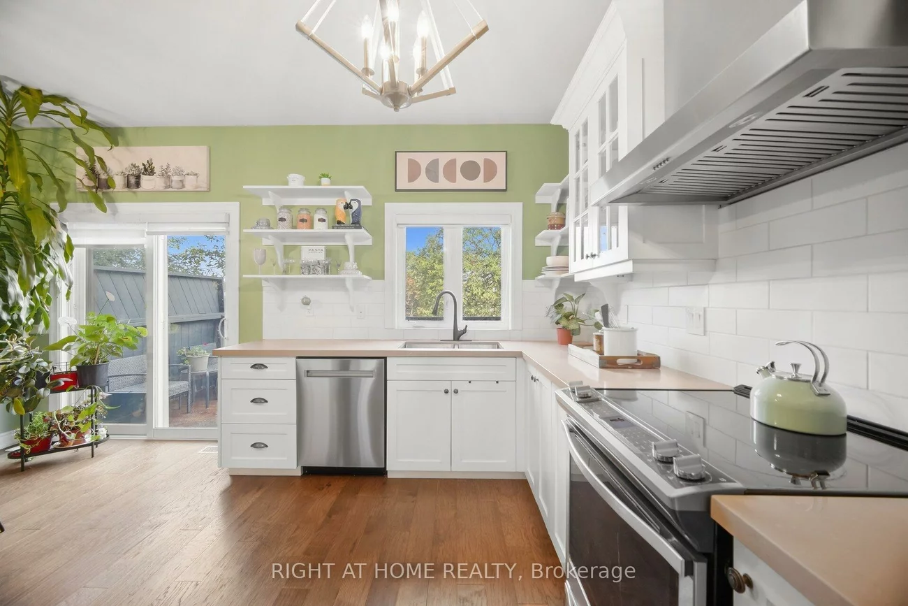 8032, Kipling, West Woodbridge, Vaughan