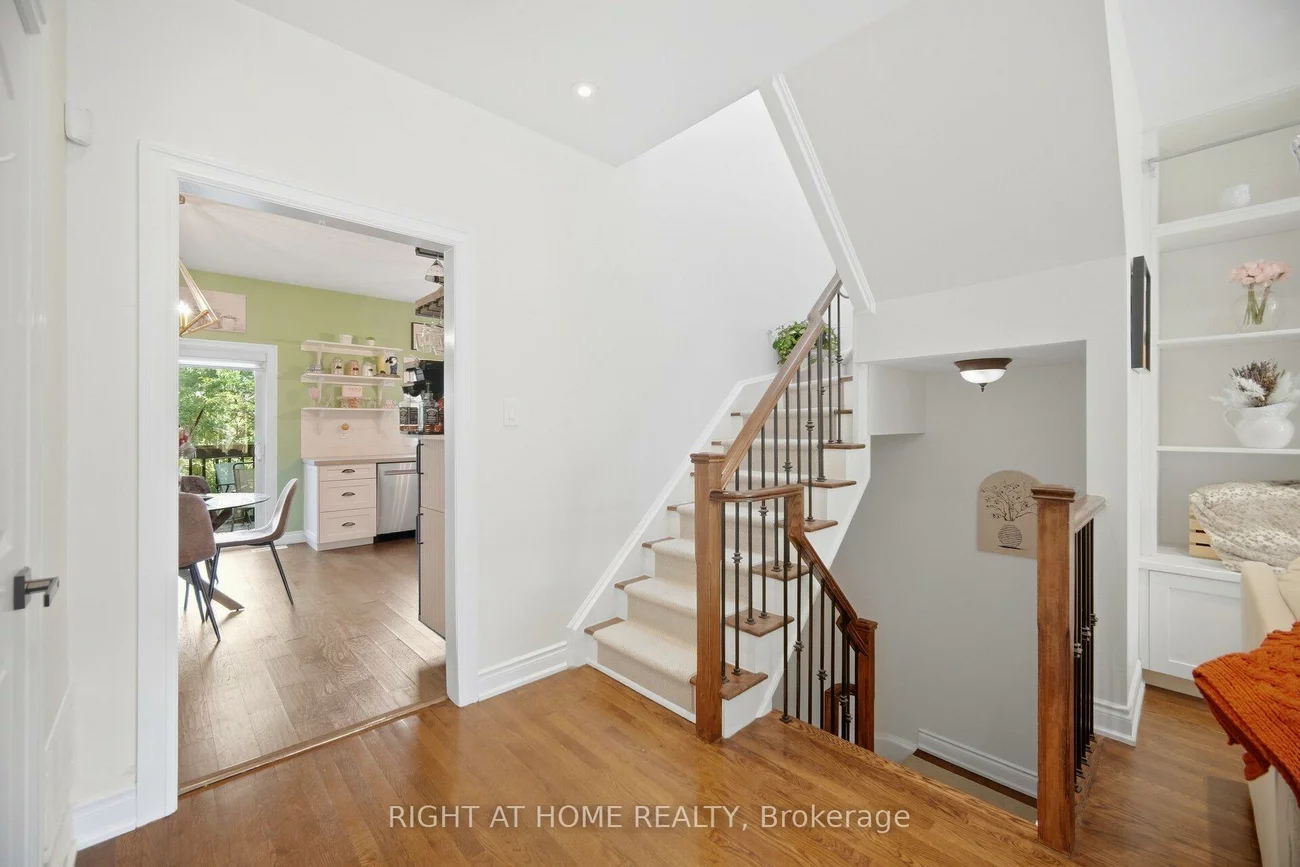 8032, Kipling, West Woodbridge, Vaughan