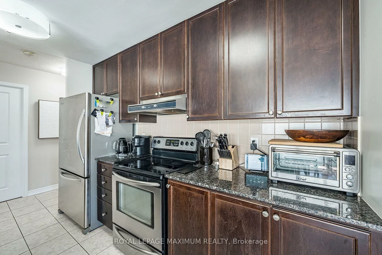 8026, Kipling, West Woodbridge, Vaughan