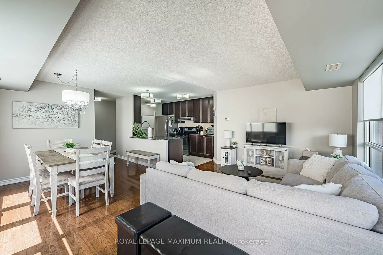 8026, Kipling, West Woodbridge, Vaughan