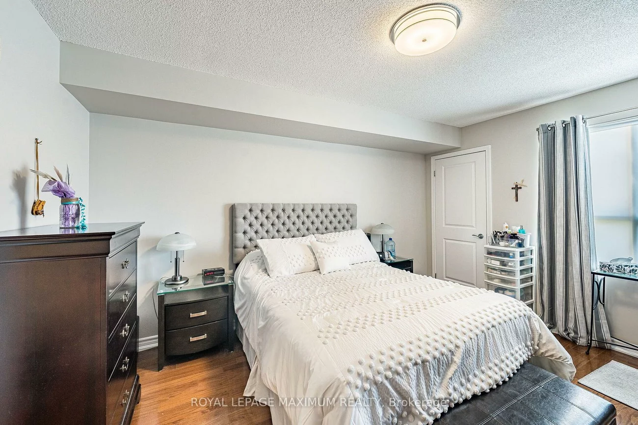 8026, Kipling, West Woodbridge, Vaughan