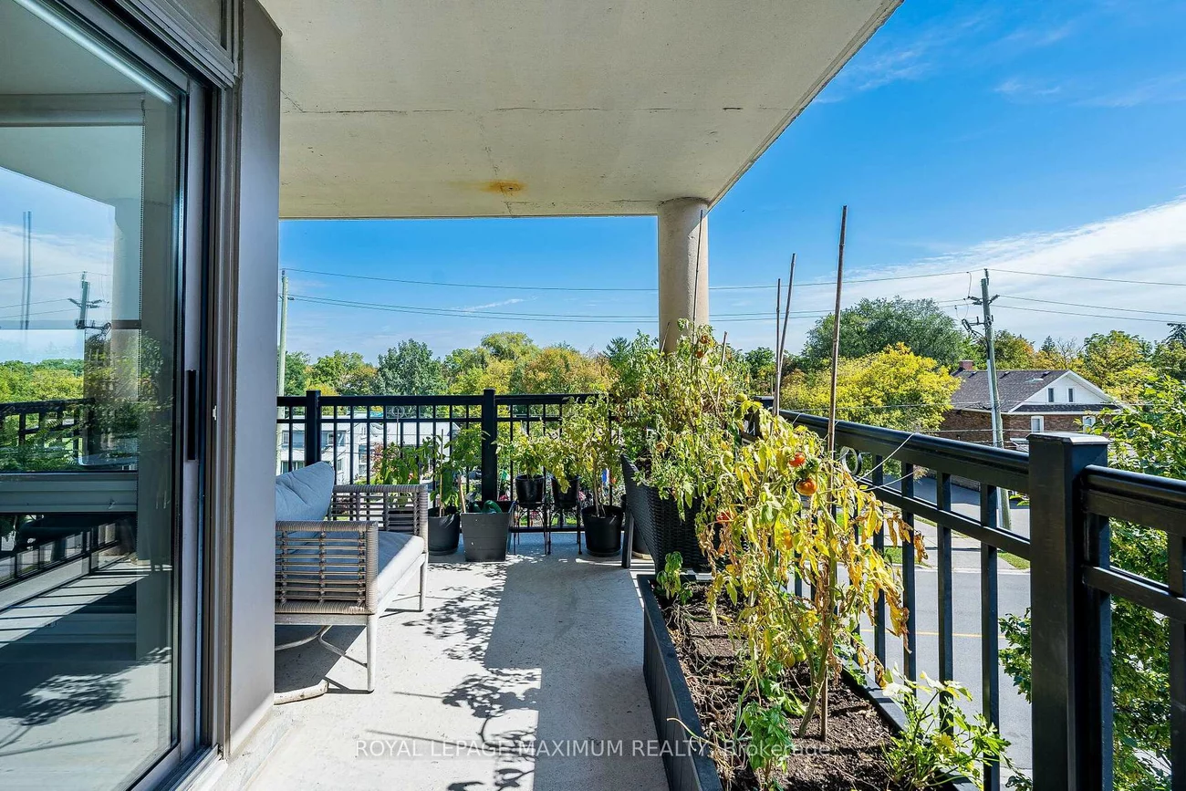 8026, Kipling, West Woodbridge, Vaughan