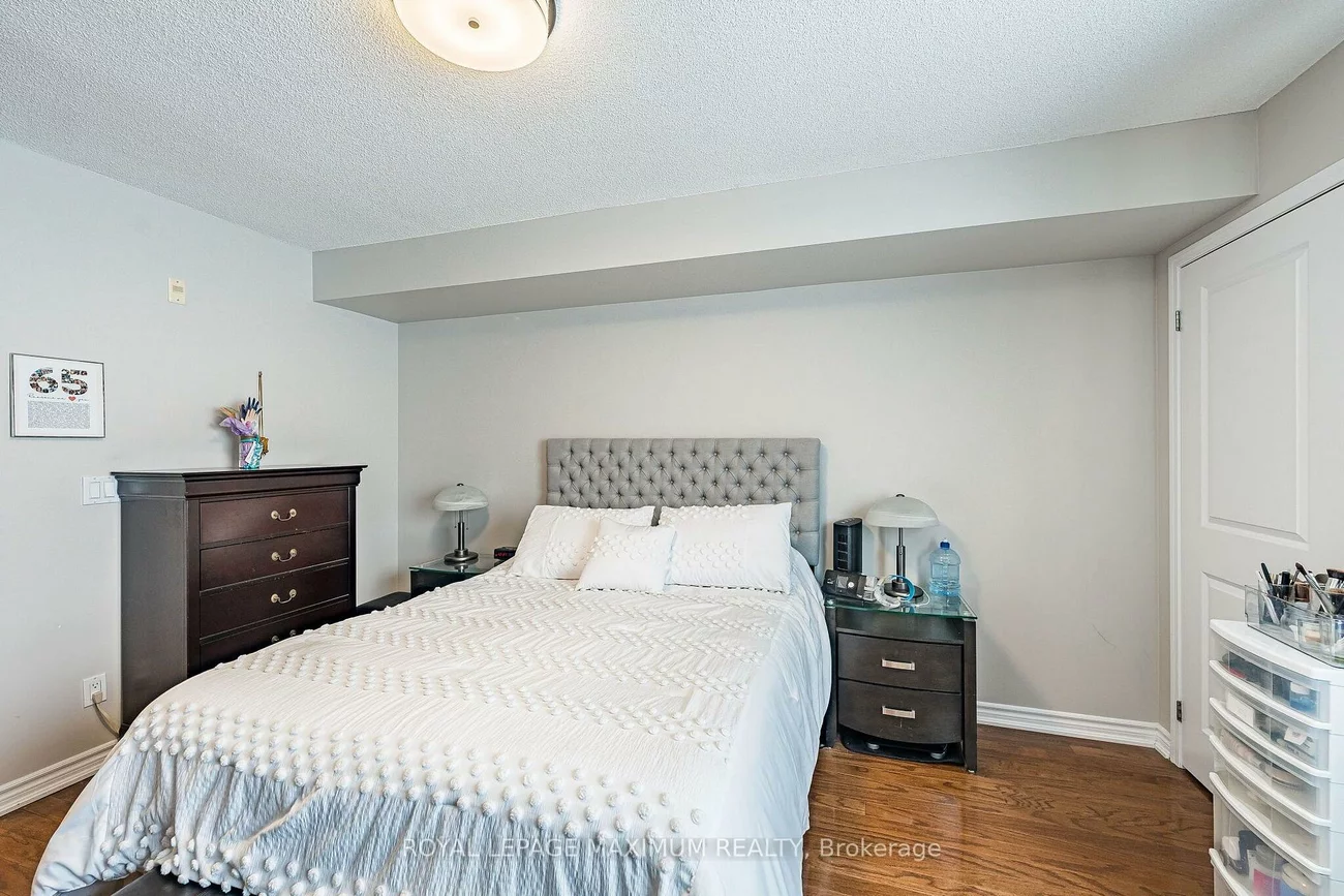 8026, Kipling, West Woodbridge, Vaughan