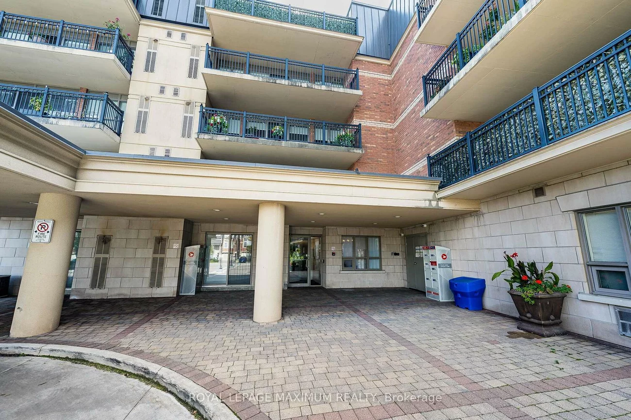 8026, Kipling, West Woodbridge, Vaughan