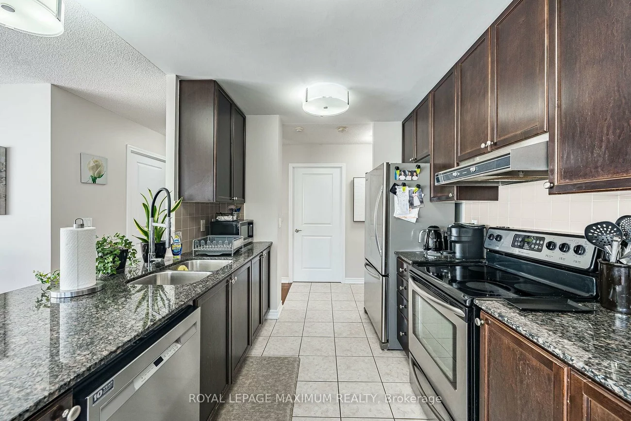 8026, Kipling, West Woodbridge, Vaughan