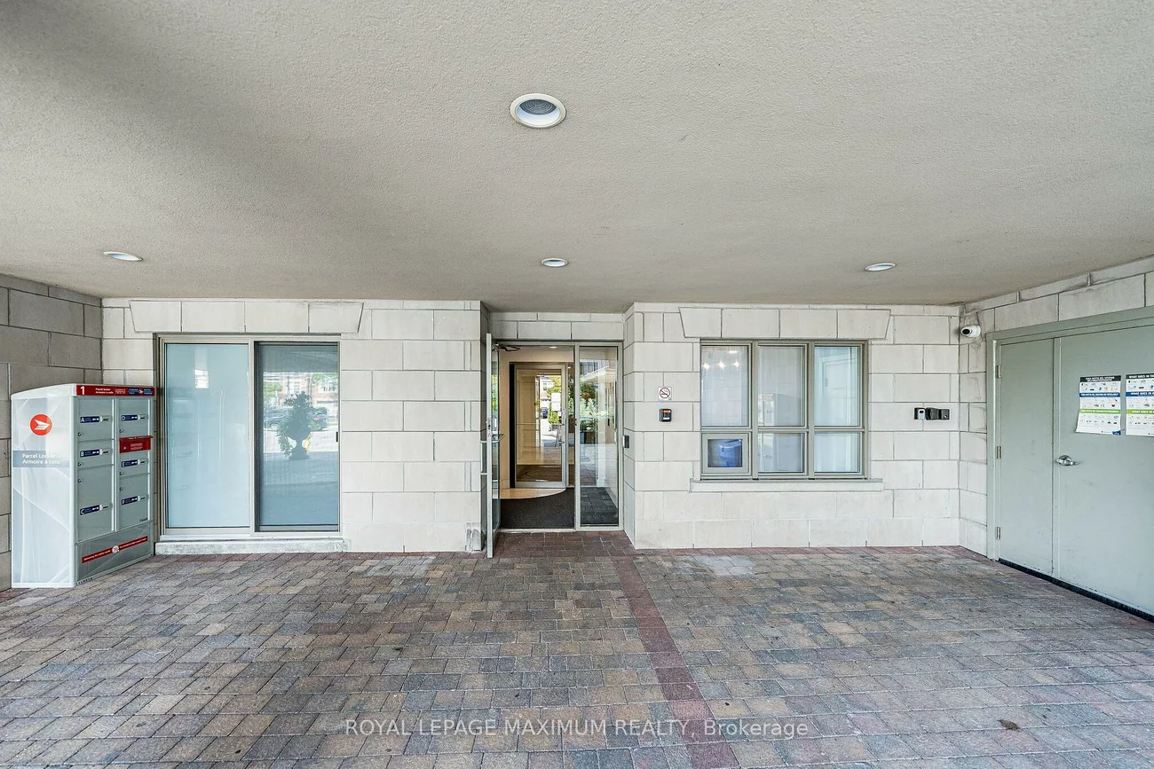 8026, Kipling, West Woodbridge, Vaughan