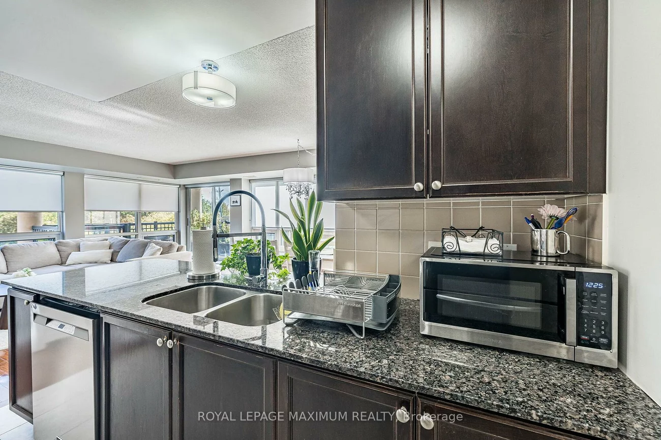 8026, Kipling, West Woodbridge, Vaughan