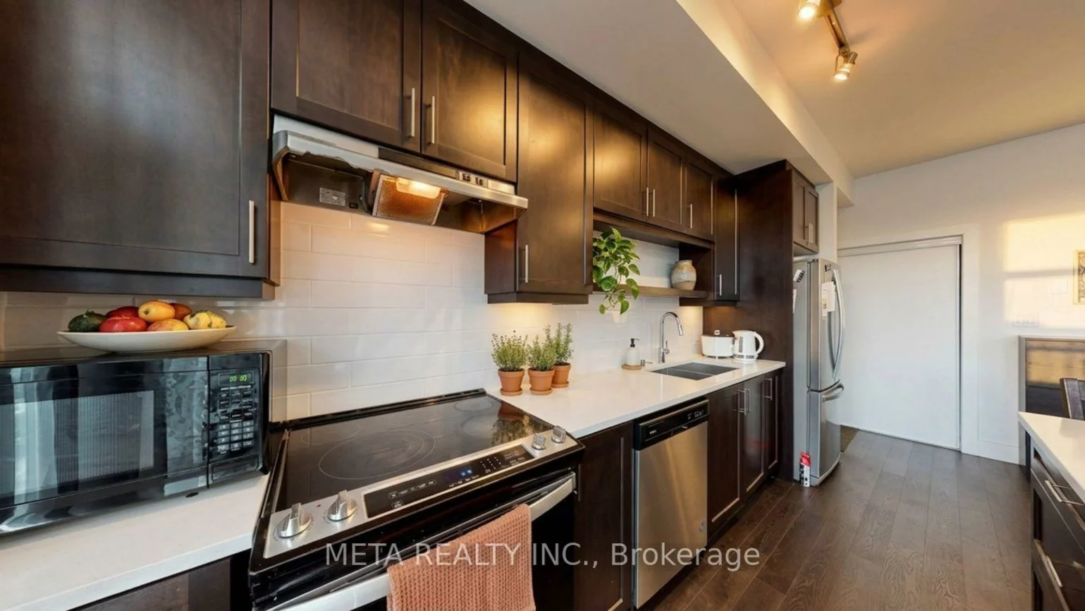 9560, Islington, Sonoma Heights, Vaughan