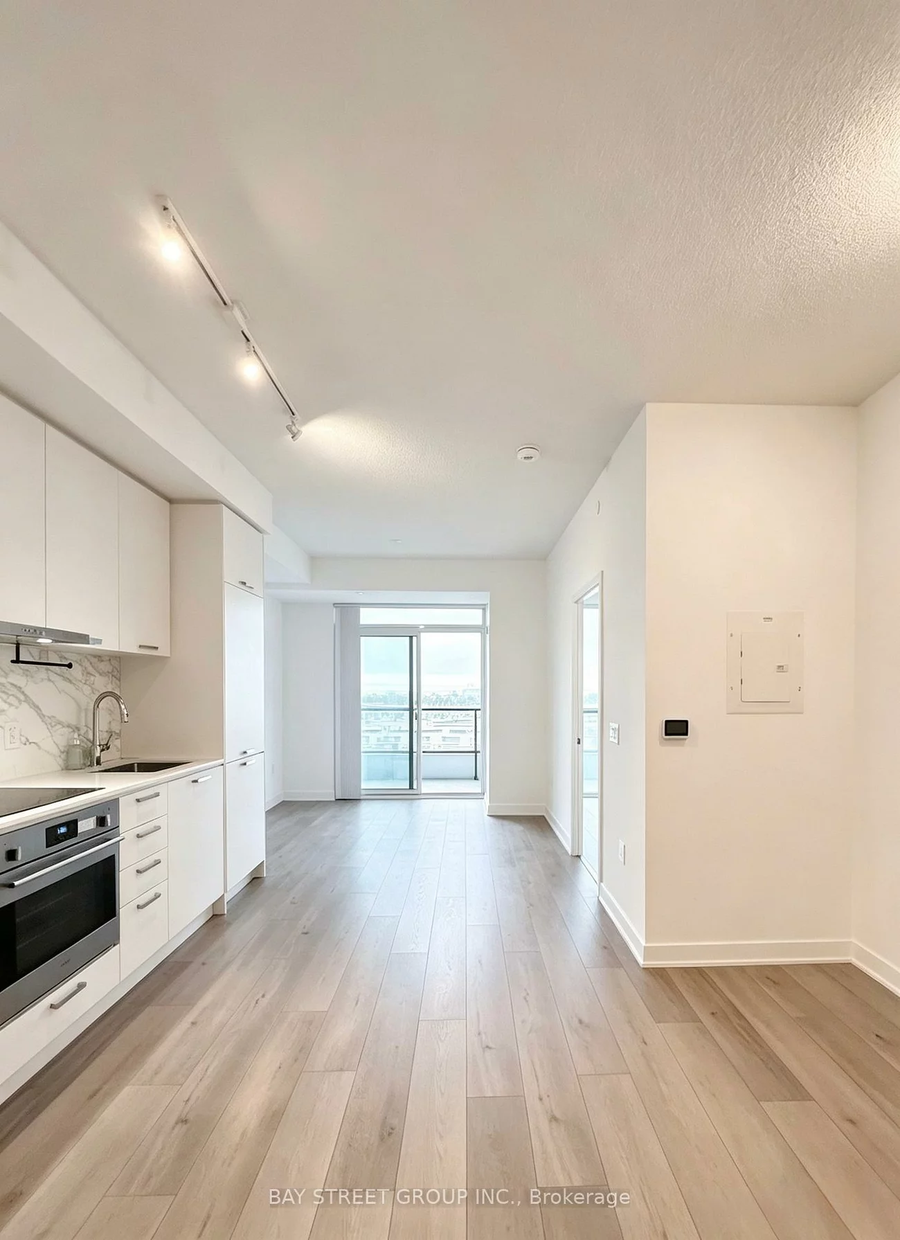 10, Honeycrisp, Vaughan Corporate Centre, Vaughan