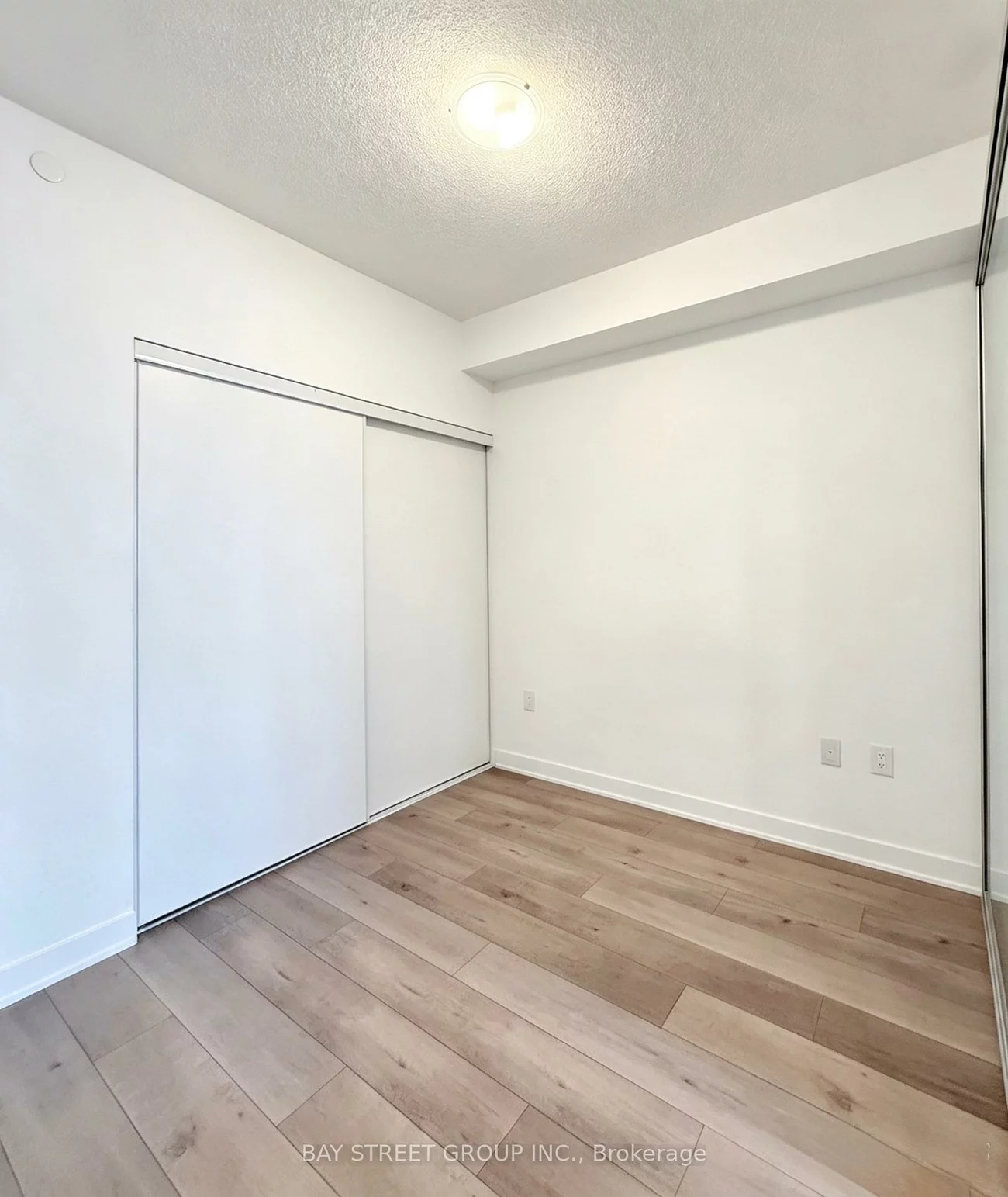 10, Honeycrisp, Vaughan Corporate Centre, Vaughan