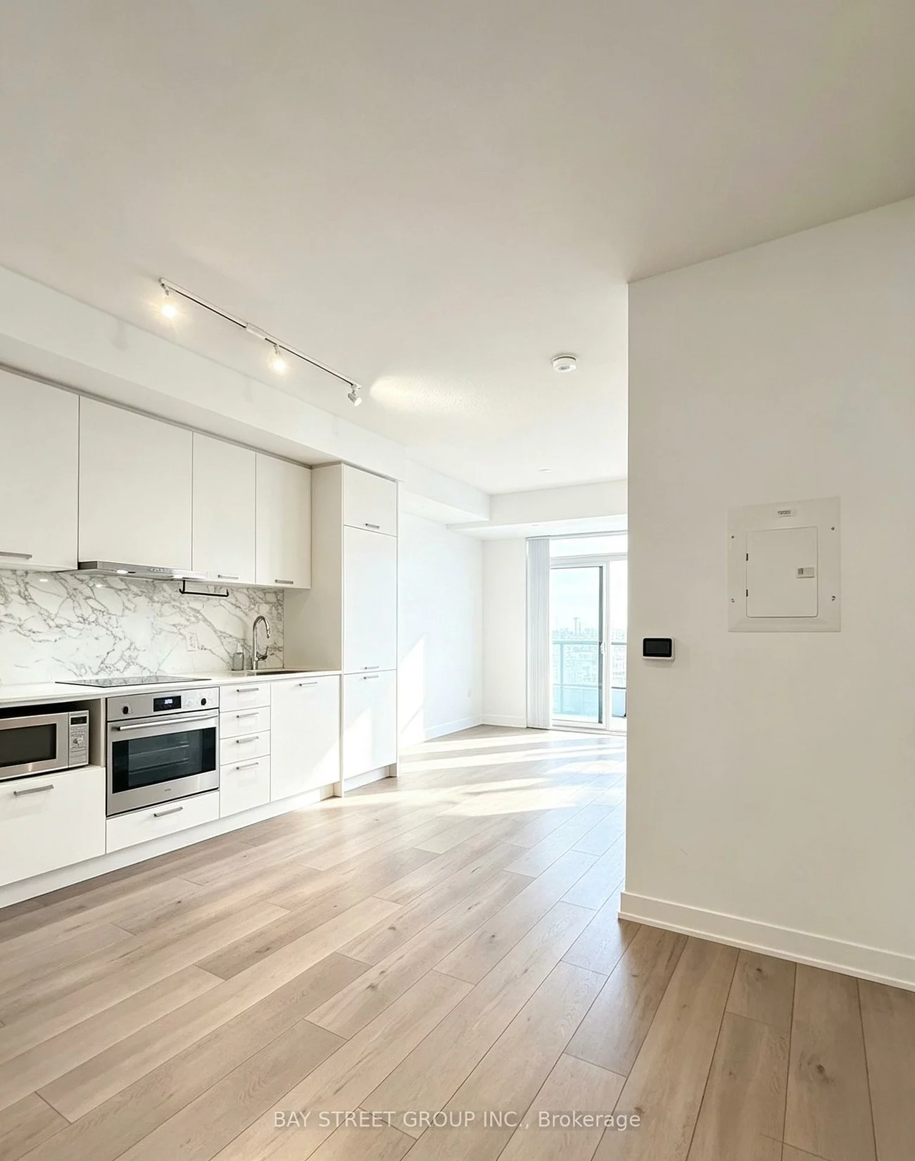 10, Honeycrisp, Vaughan Corporate Centre, Vaughan