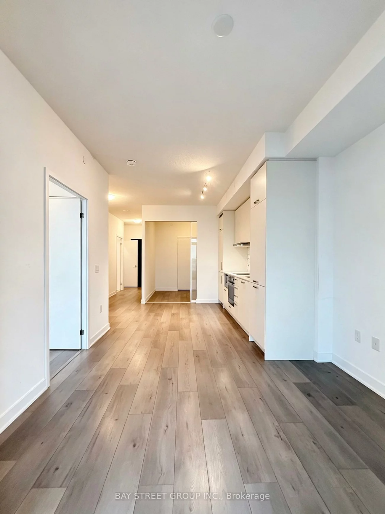 10, Honeycrisp, Vaughan Corporate Centre, Vaughan