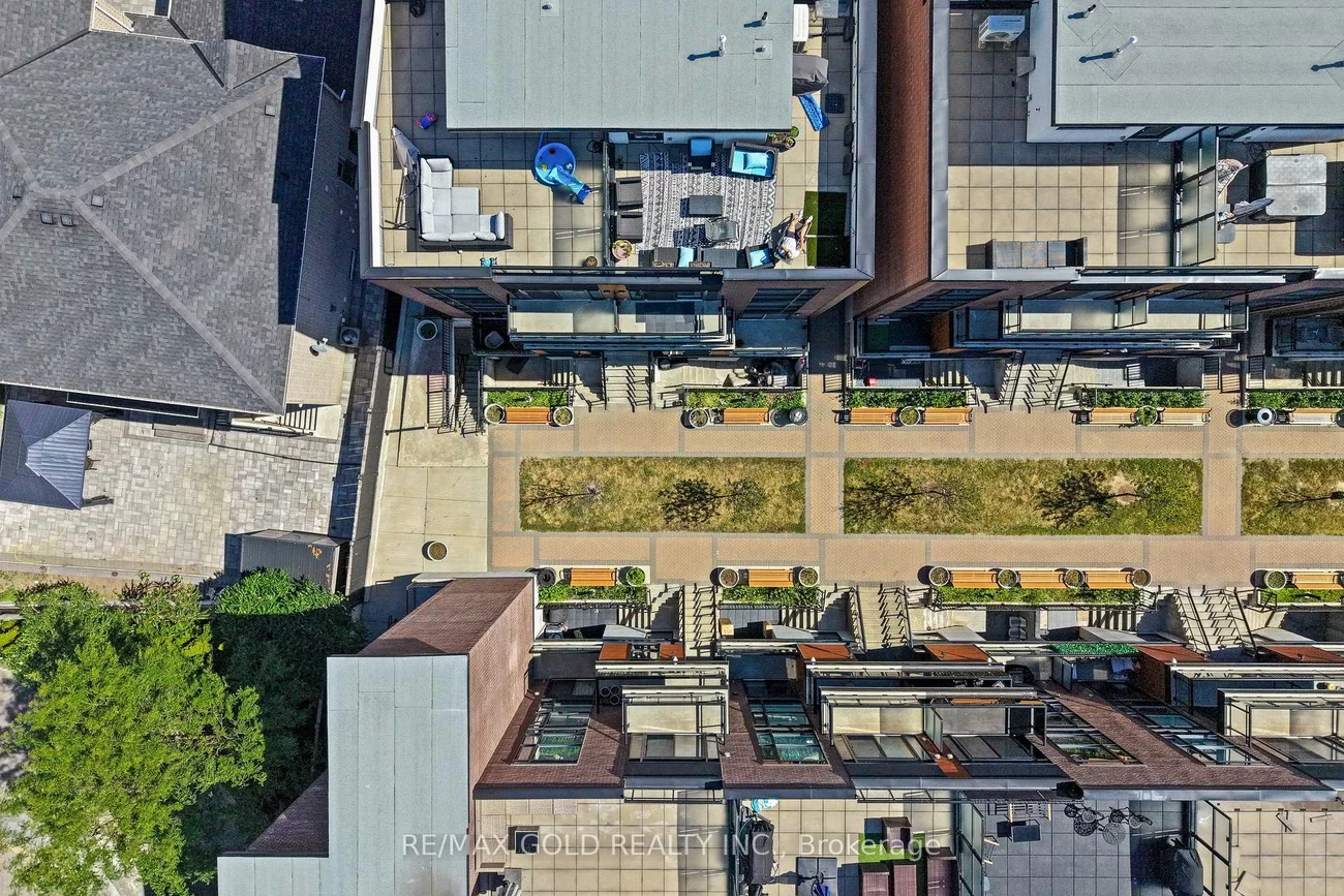 18, Coles, Vaughan Grove, Vaughan