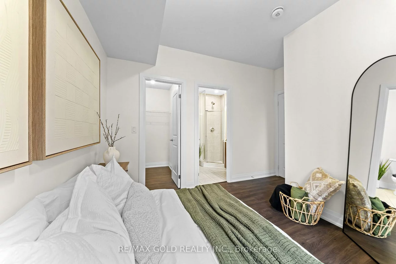 18, Coles, Vaughan Grove, Vaughan