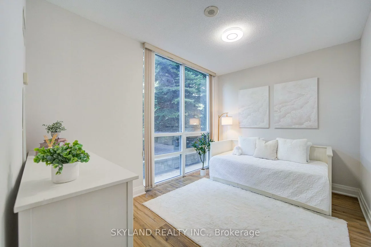 520, Steeles, Crestwood-Springfarm-Yorkhill, Vaughan