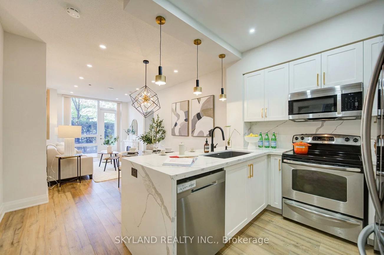 520, Steeles, Crestwood-Springfarm-Yorkhill, Vaughan