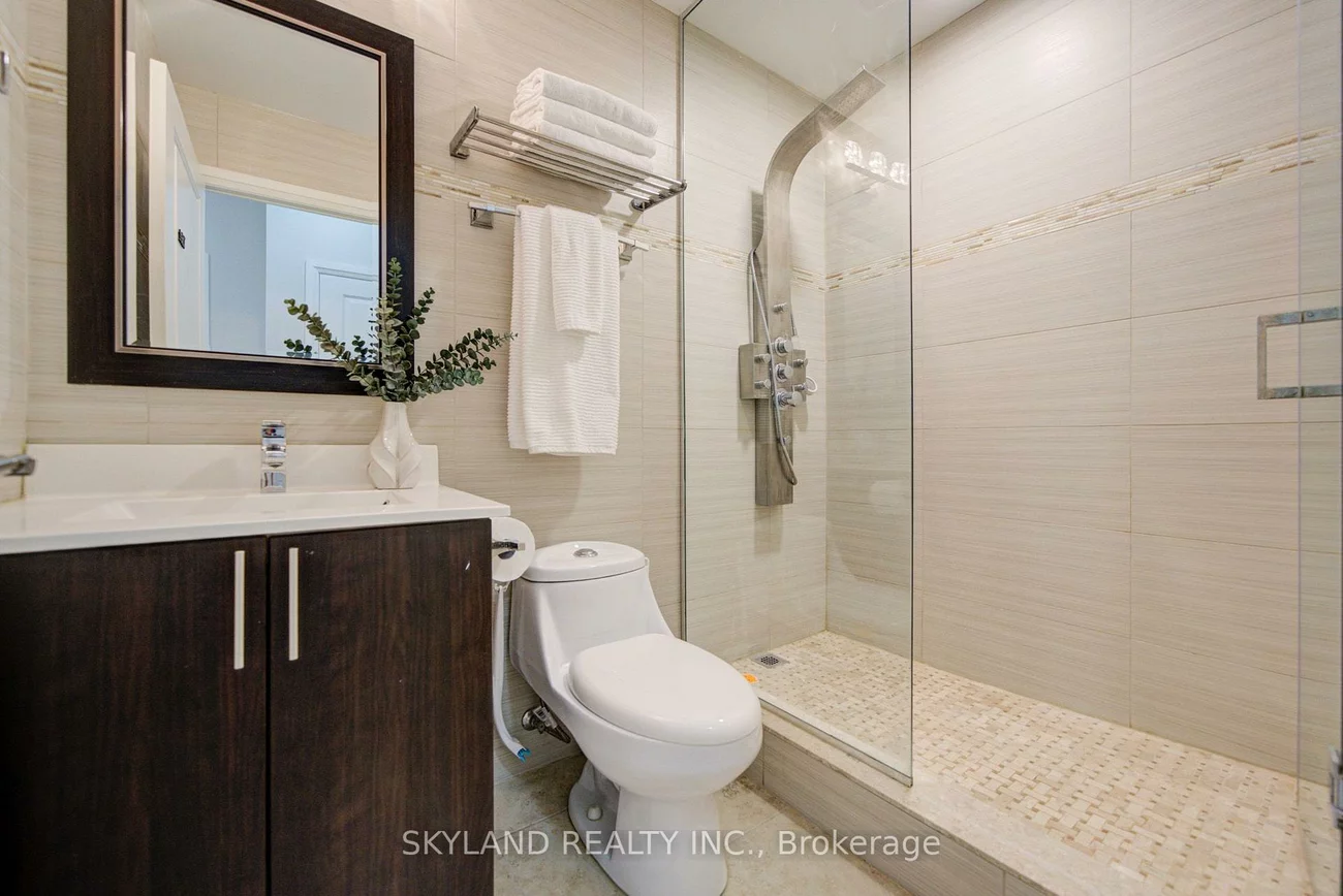520, Steeles, Crestwood-Springfarm-Yorkhill, Vaughan