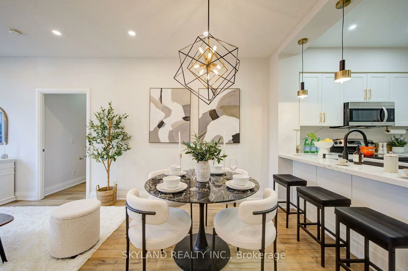 520, Steeles, Crestwood-Springfarm-Yorkhill, Vaughan