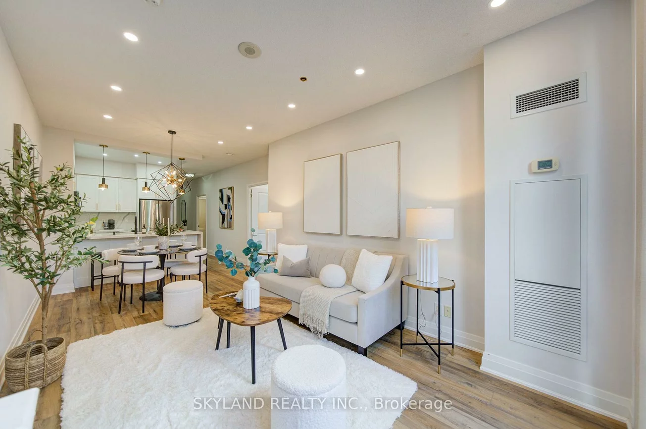 520, Steeles, Crestwood-Springfarm-Yorkhill, Vaughan
