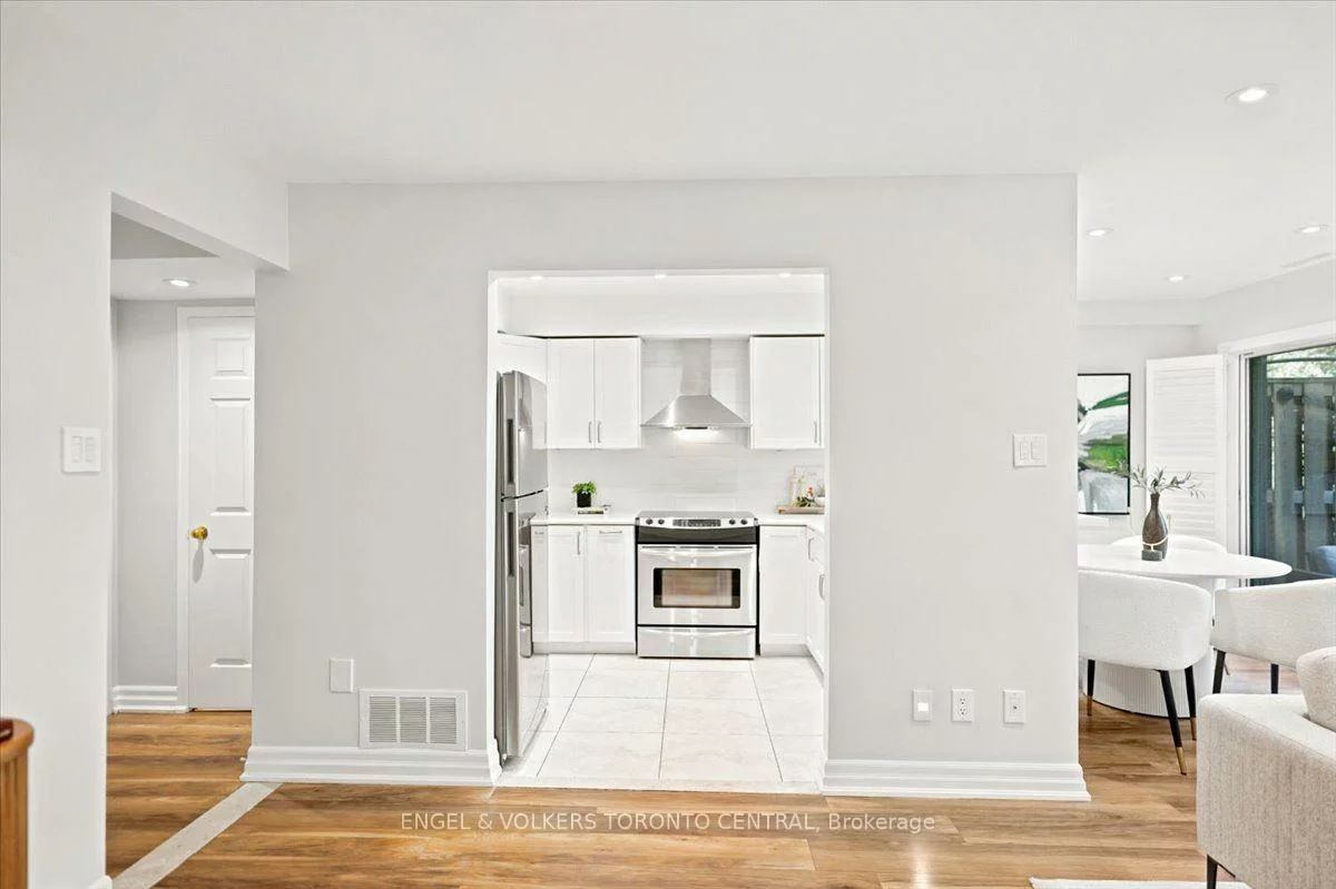 100, Arbors, West Woodbridge, Vaughan