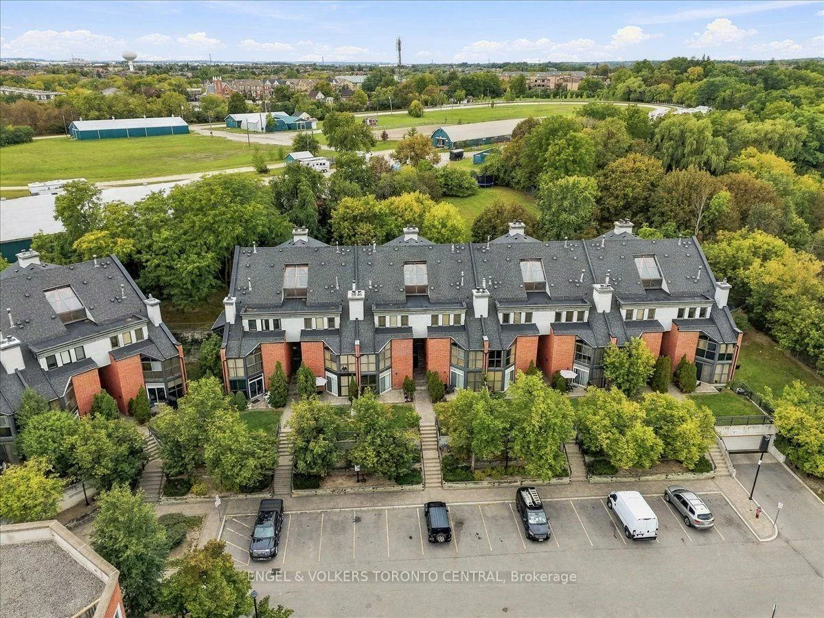 100, Arbors, West Woodbridge, Vaughan