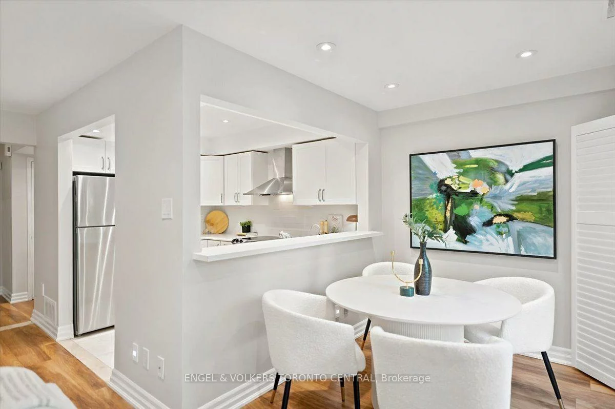 100, Arbors, West Woodbridge, Vaughan