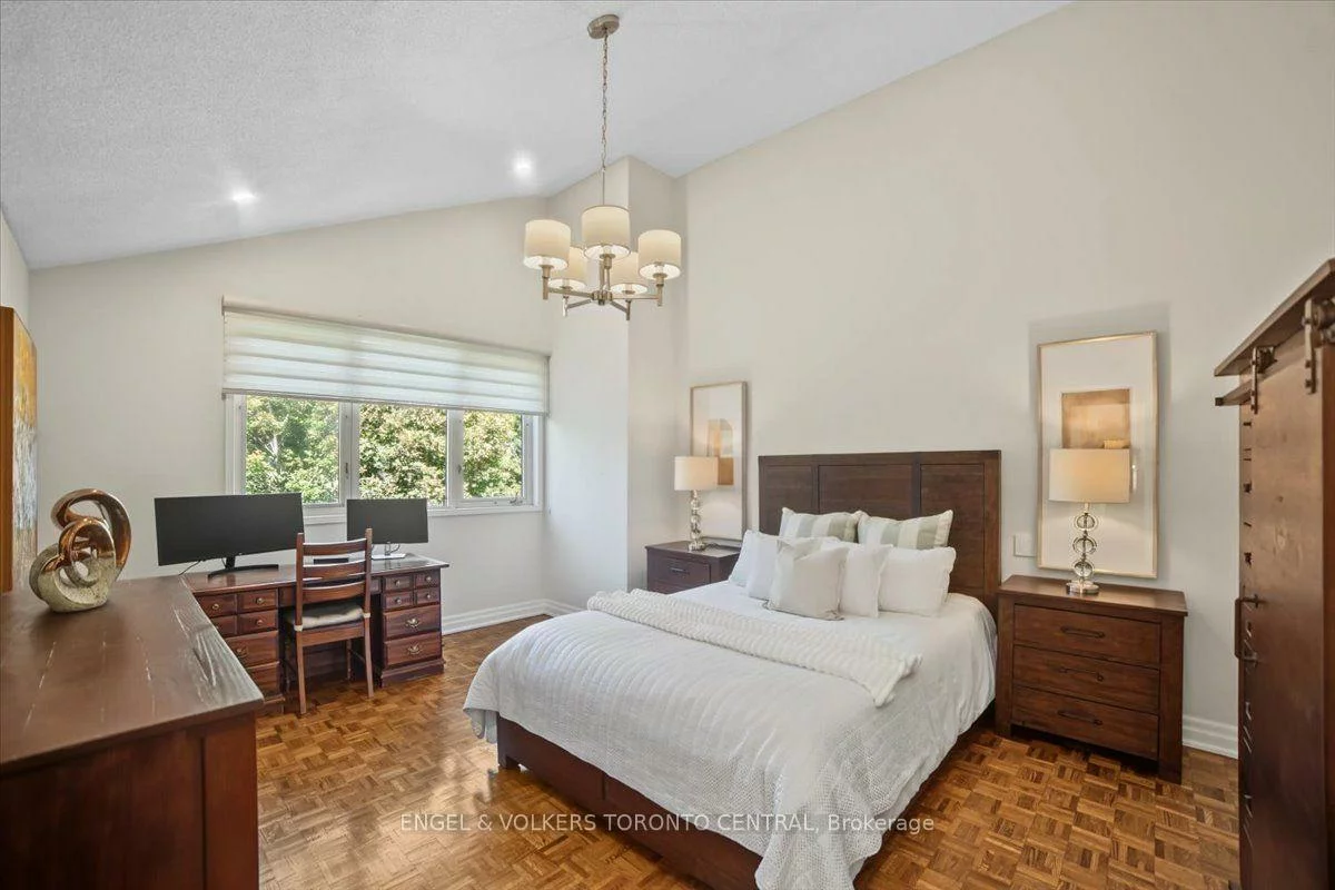 100, Arbors, West Woodbridge, Vaughan