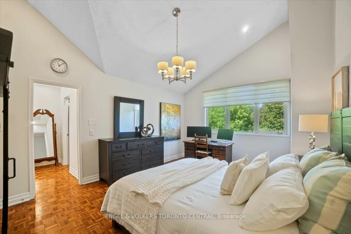 100, Arbors, West Woodbridge, Vaughan