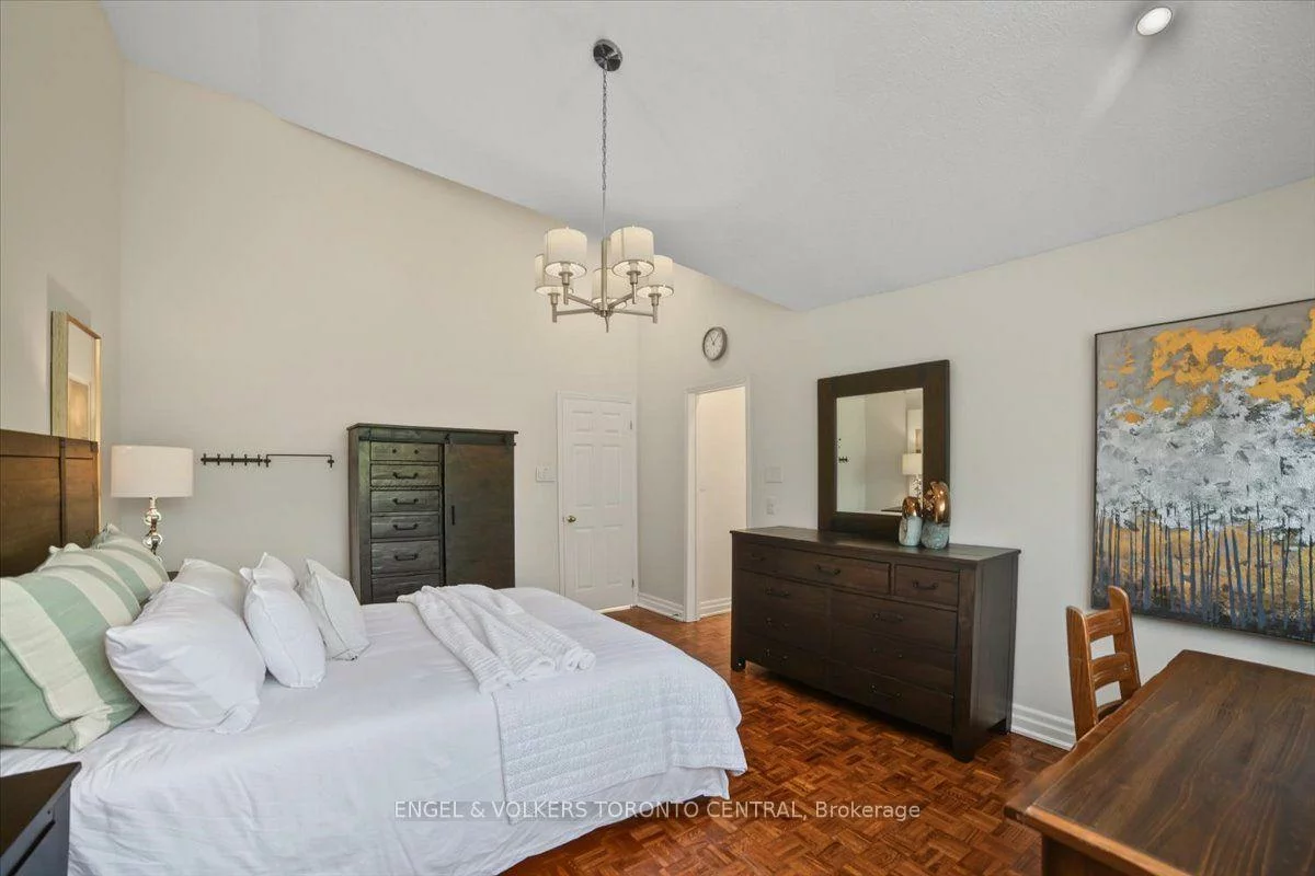 100, Arbors, West Woodbridge, Vaughan
