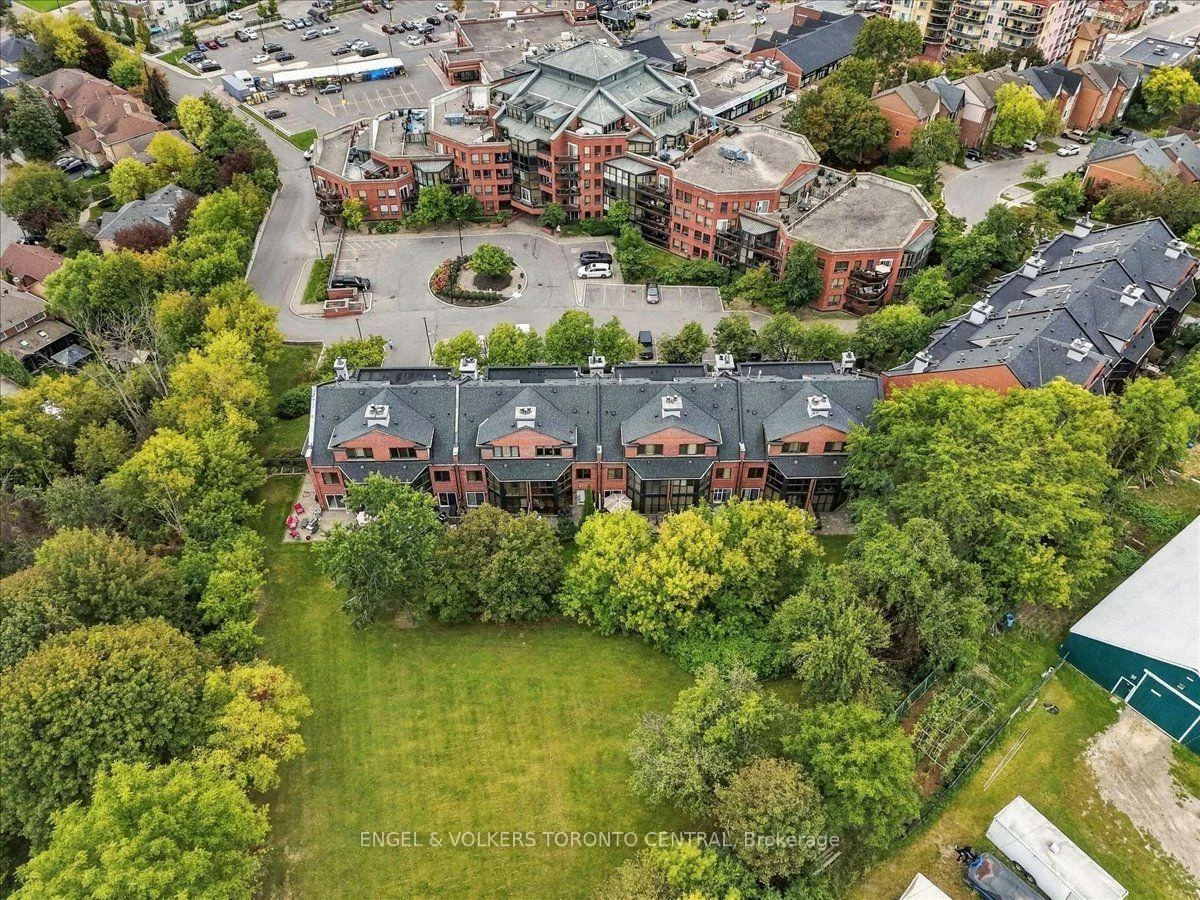 100, Arbors, West Woodbridge, Vaughan