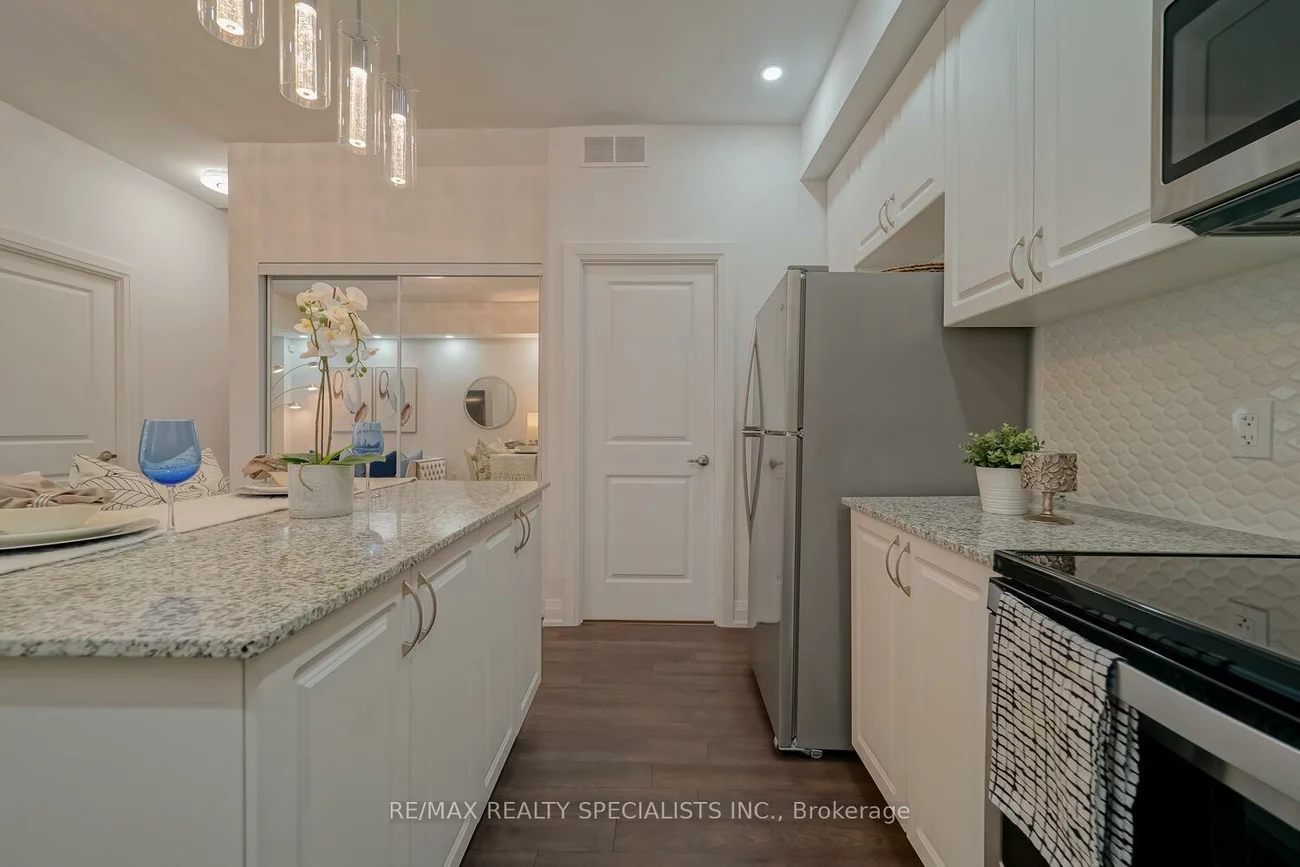 5289, Highway 7, Vaughan Grove, Vaughan