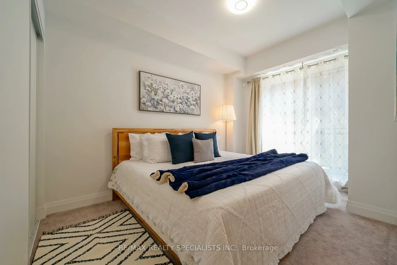 5289, Highway 7, Vaughan Grove, Vaughan
