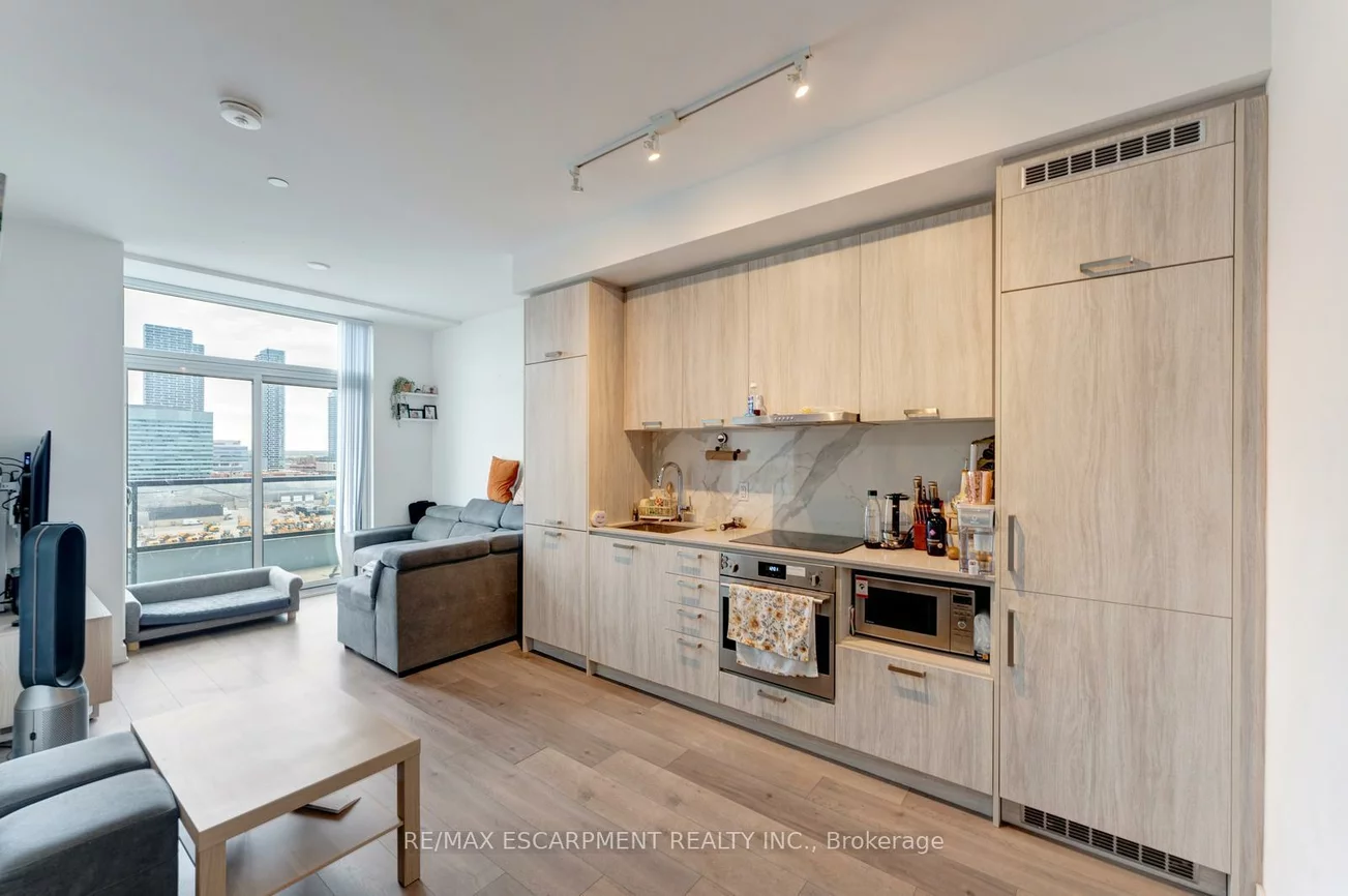 10, Honeycrisp, Vaughan Corporate Centre, Vaughan