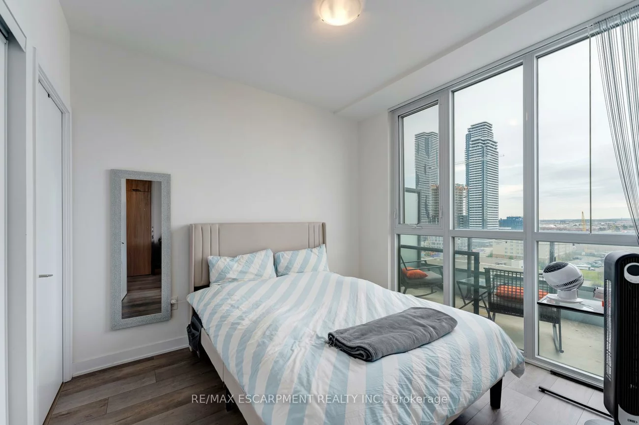 10, Honeycrisp, Vaughan Corporate Centre, Vaughan