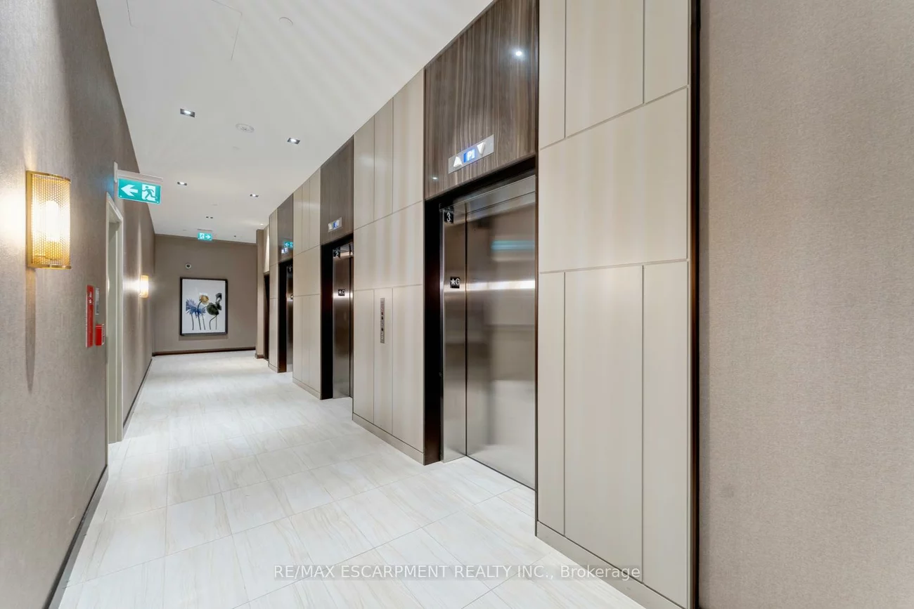 10, Honeycrisp, Vaughan Corporate Centre, Vaughan