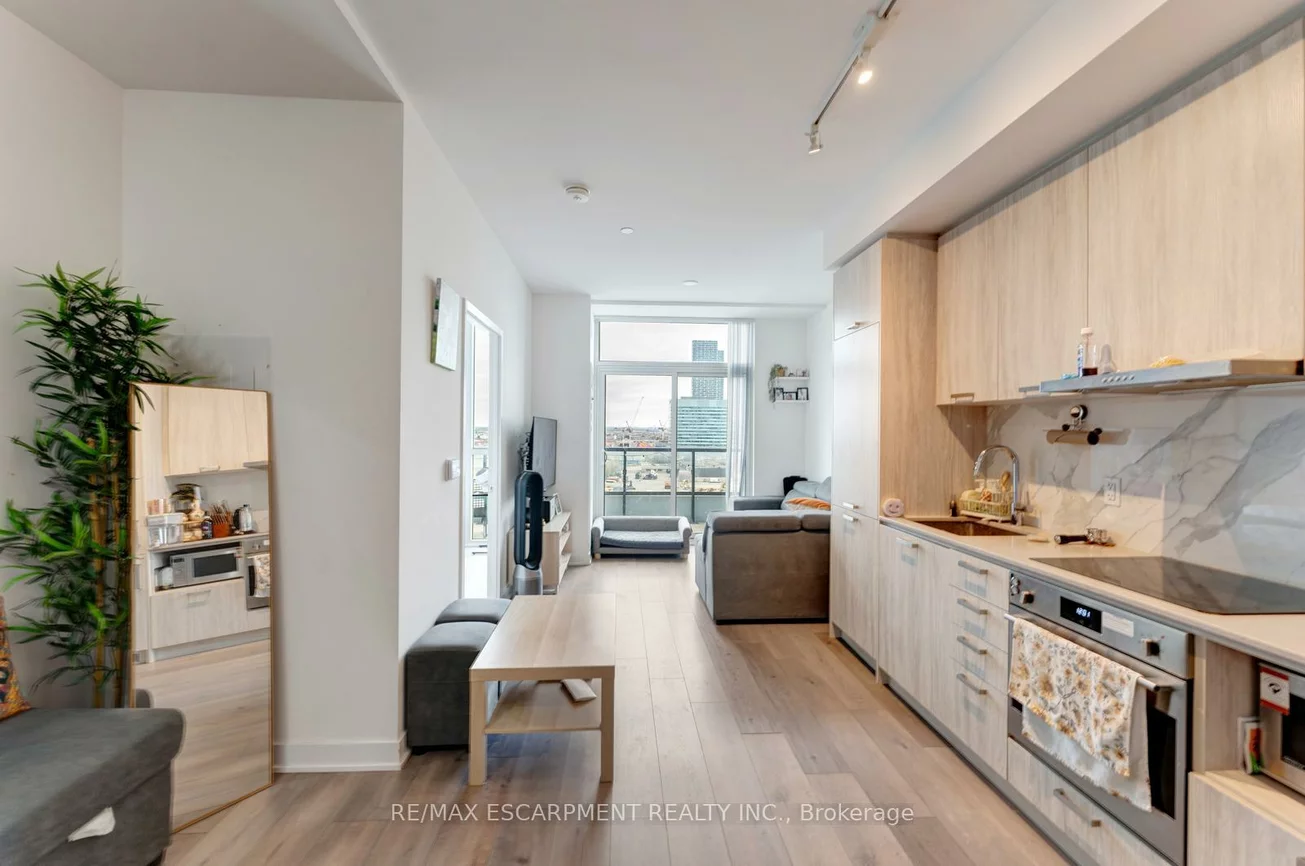 10, Honeycrisp, Vaughan Corporate Centre, Vaughan
