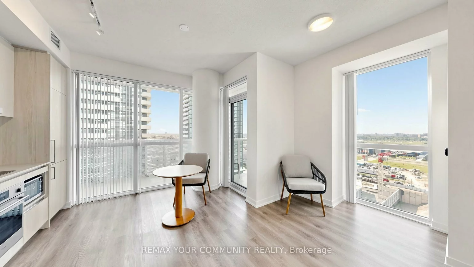 225, Commerce, Vaughan Corporate Centre, Vaughan