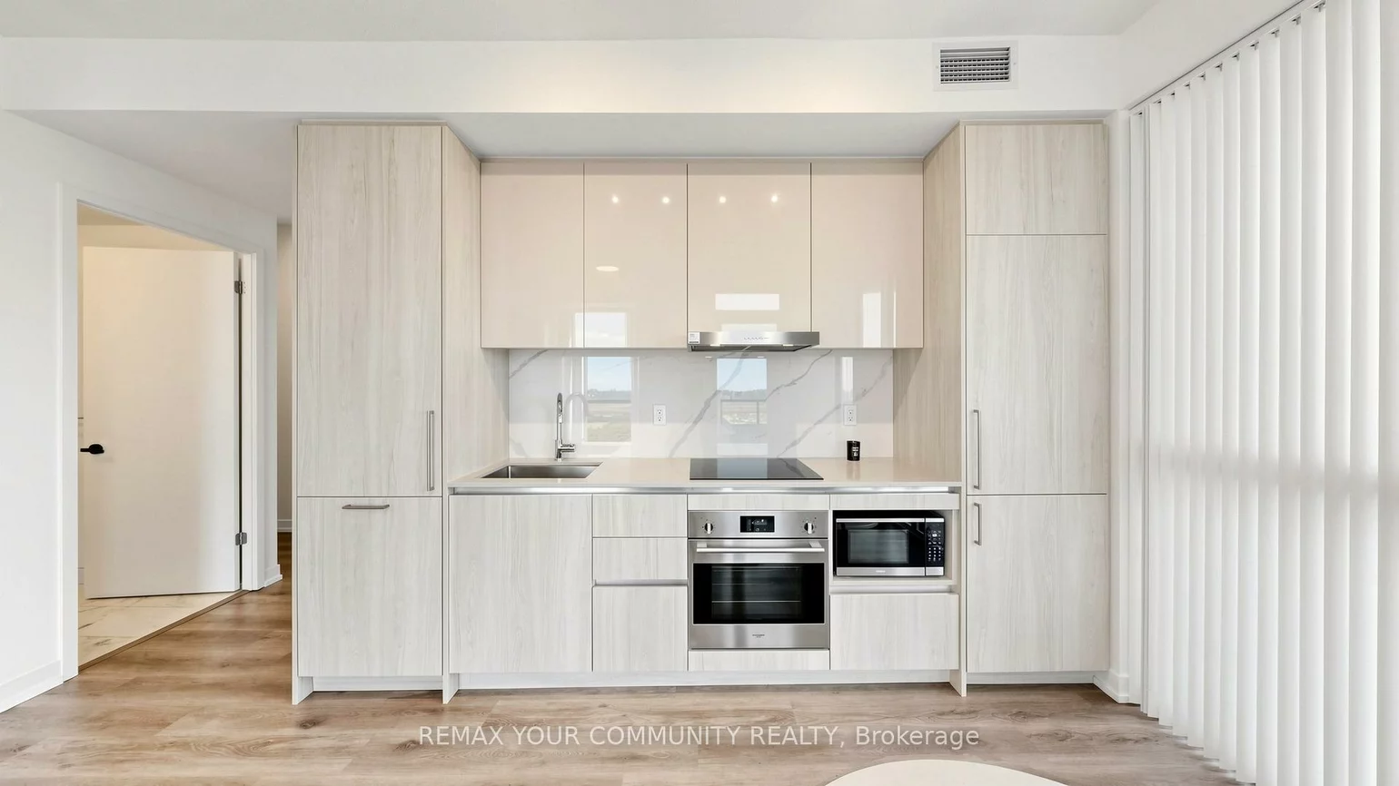 225, Commerce, Vaughan Corporate Centre, Vaughan