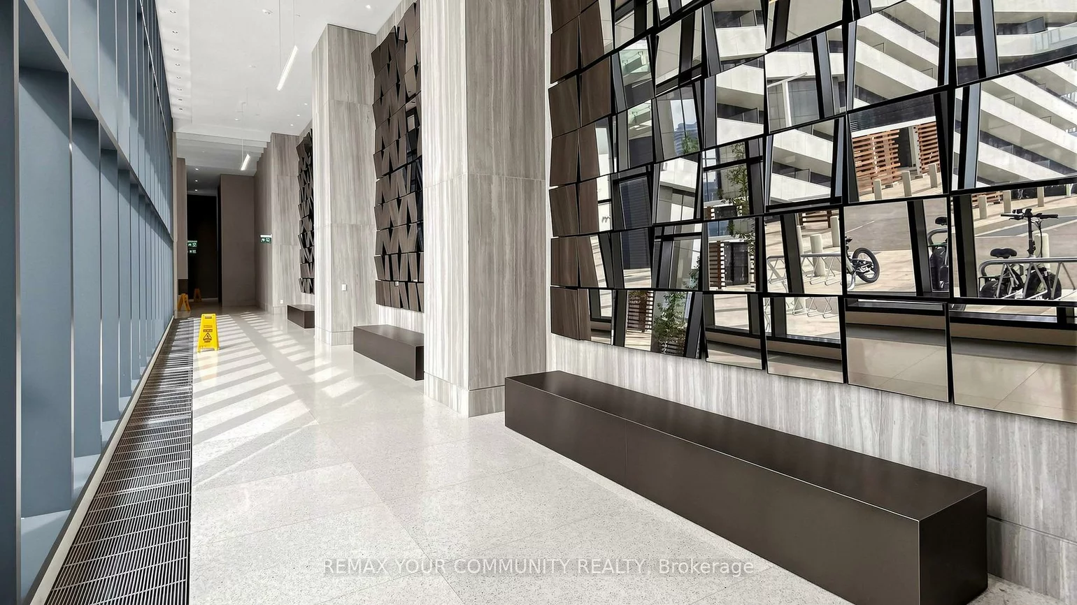 225, Commerce, Vaughan Corporate Centre, Vaughan