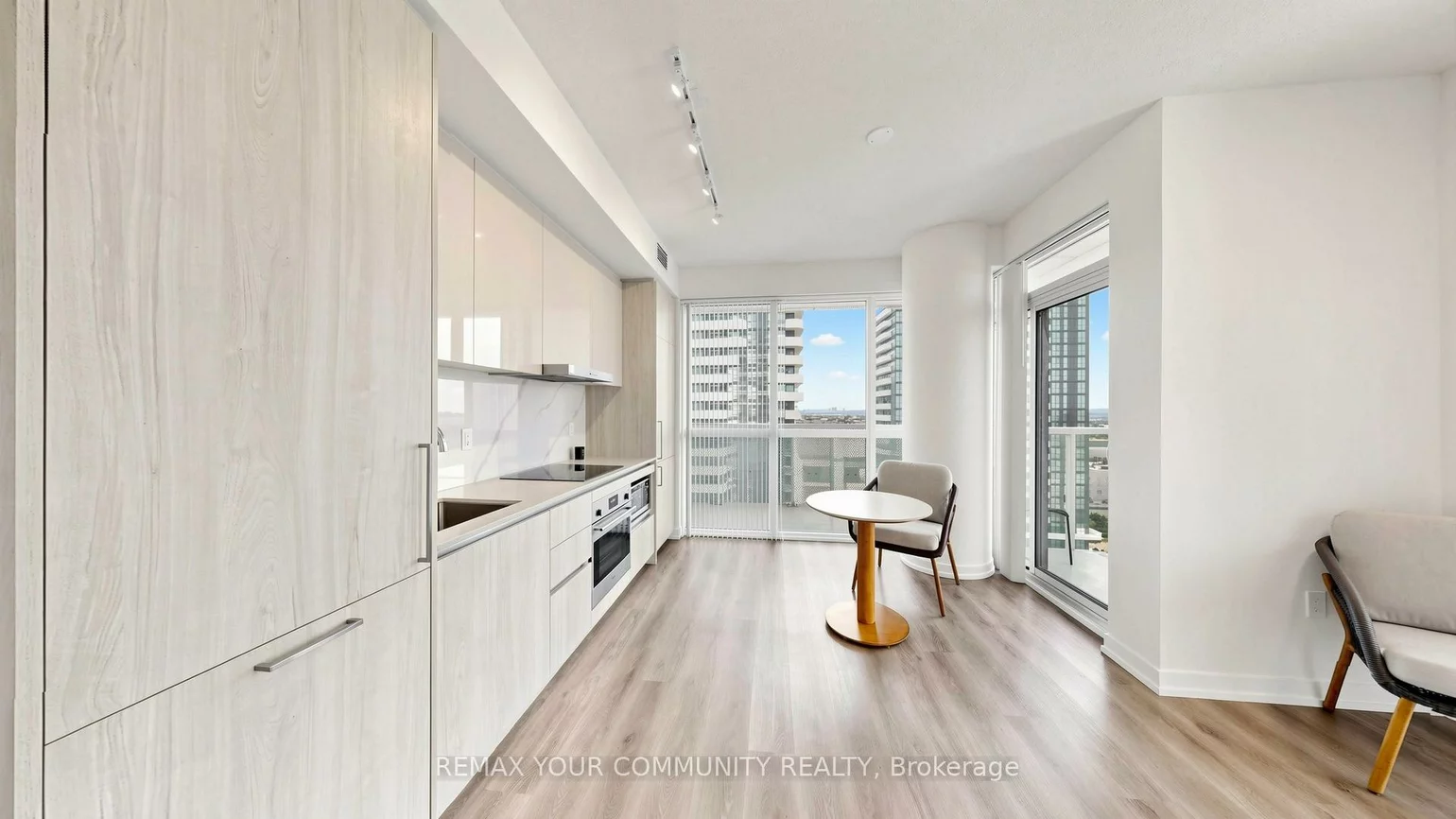 225, Commerce, Vaughan Corporate Centre, Vaughan