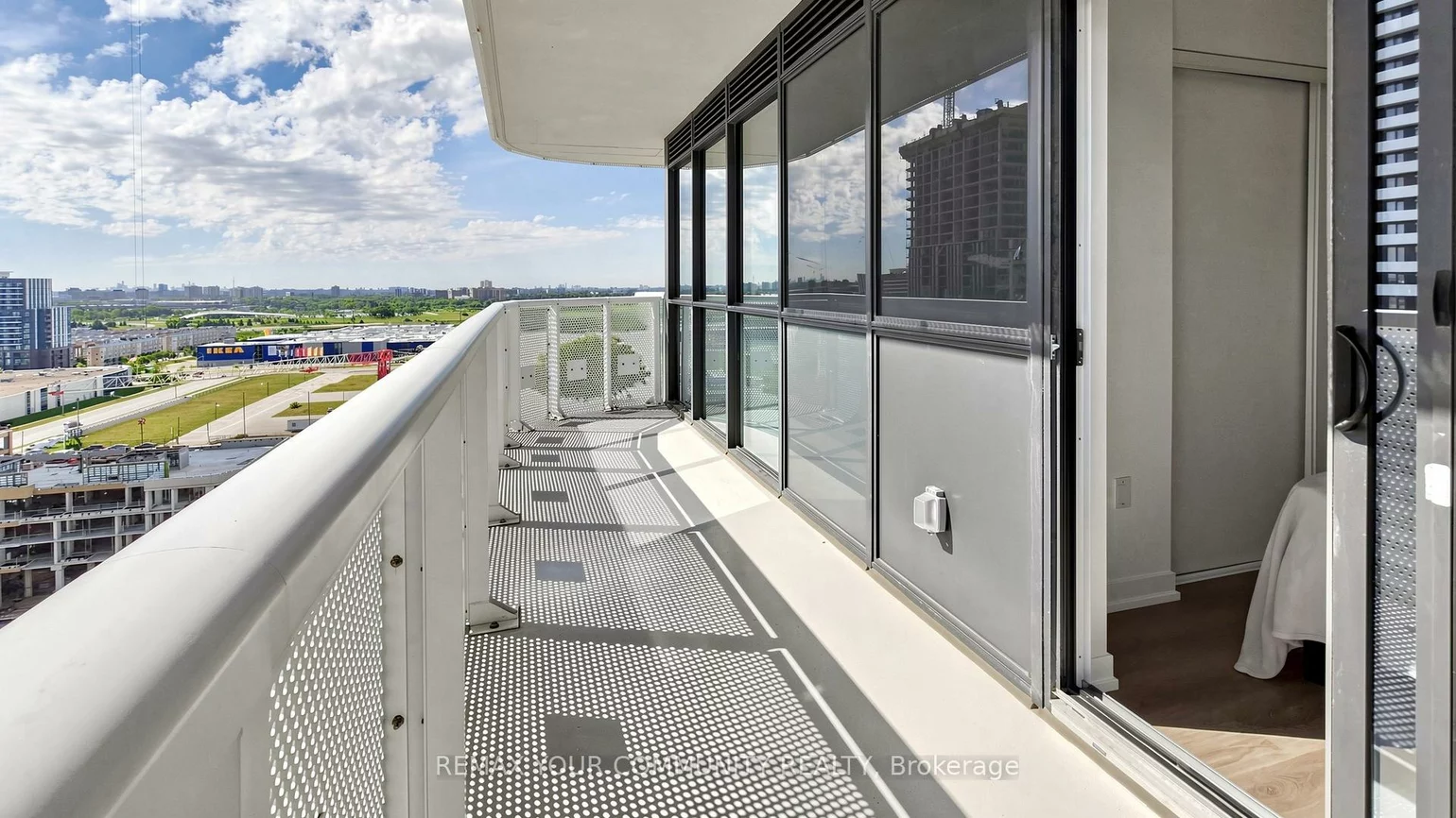 225, Commerce, Vaughan Corporate Centre, Vaughan
