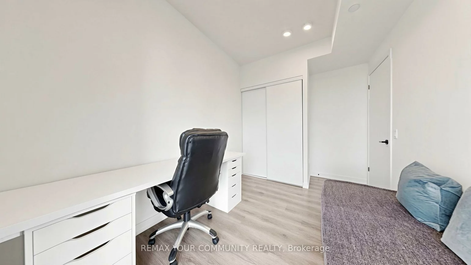 225, Commerce, Vaughan Corporate Centre, Vaughan