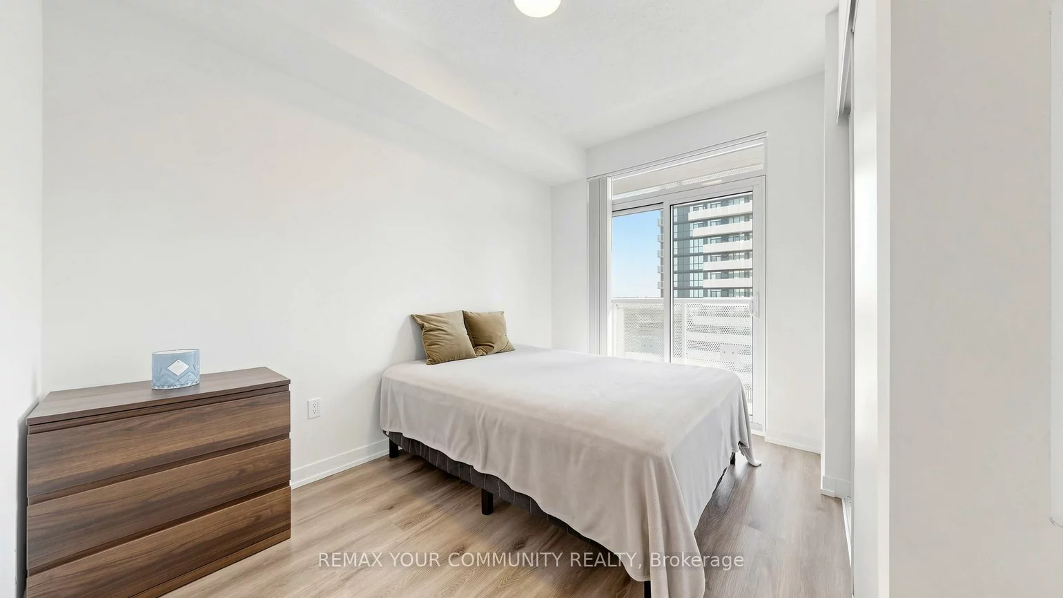 225, Commerce, Vaughan Corporate Centre, Vaughan