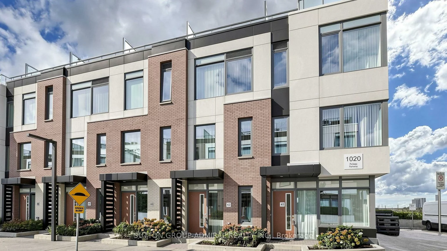 1020, Portage, Concord, Vaughan