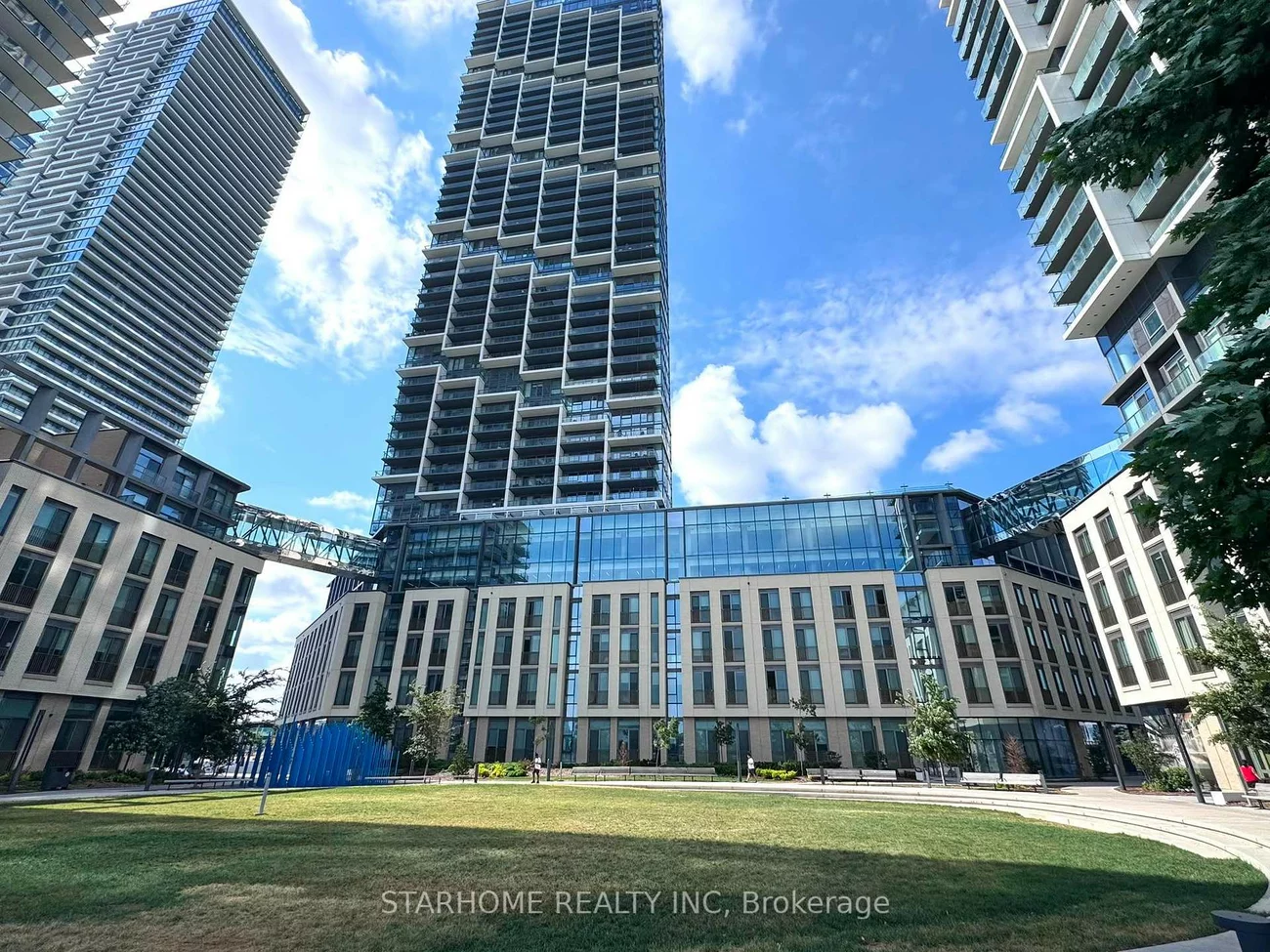 1000, Portage, Vaughan Corporate Centre, Vaughan