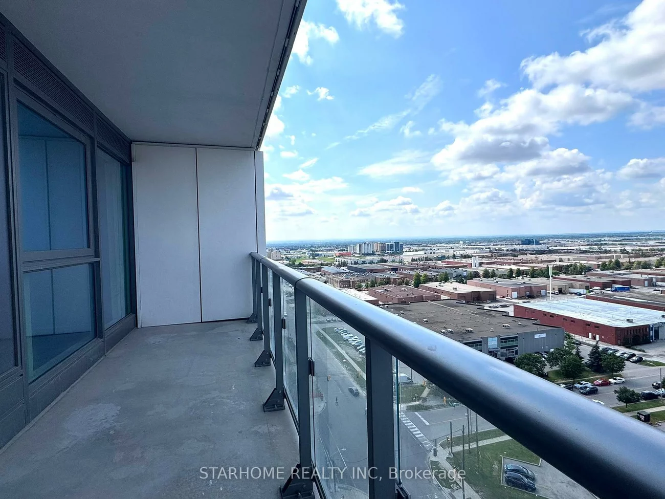 1000, Portage, Vaughan Corporate Centre, Vaughan